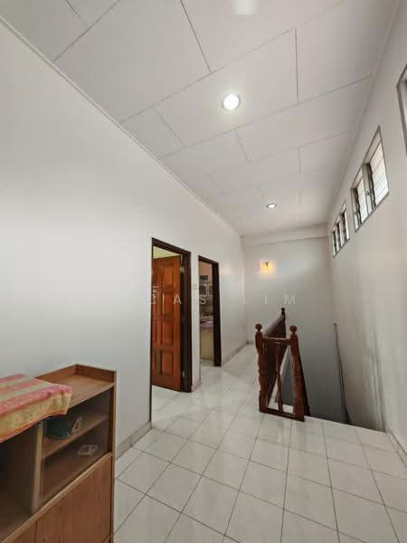 Rumah Teres 2-Tingkat untuk Dijual di Taman Sri Bintang (Kepong) - Lucas Lim - Corridor - PropertyGuru.com.my