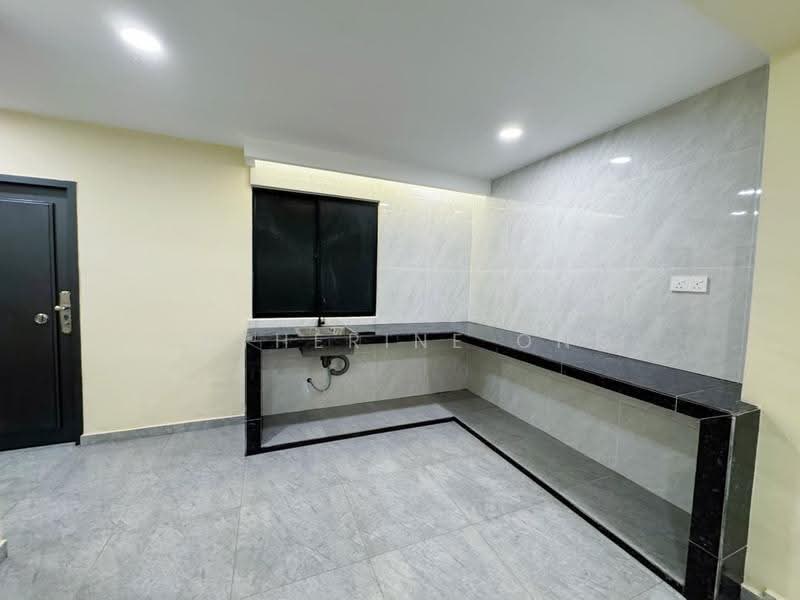 Rumah Teres 2-Tingkat untuk Dijual di Taman Pelangi (Johor Bahru) - Catherine Ong - Kitchen - PropertyGuru.com.my