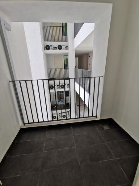 Kondominium untuk Dijual di Lake Point Residence - Dylan Lai - Balcony - PropertyGuru.com.my