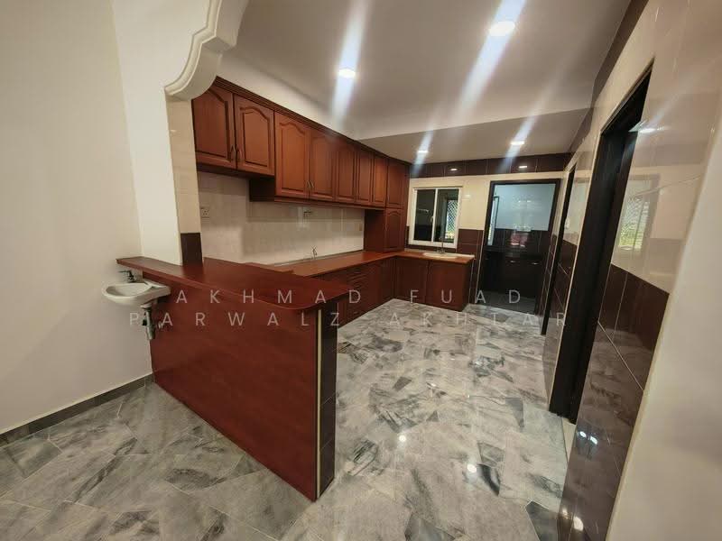 Rumah Teres 2-Tingkat untuk Dijual di Bukit Rahman Putra (Sungai Buloh) - Akhmad Fuad Parwalz Akhtar - Kitchen - PropertyGuru.com.my