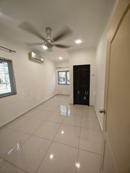 Rumah Teres 2-Tingkat untuk Dijual di Bukit Rahman Putra (Sungai Buloh) - Akhmad Fuad Parwalz Akhtar - Interior - PropertyGuru.com.my