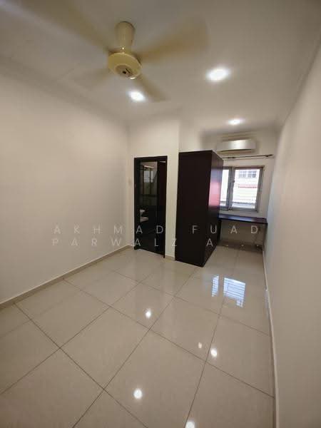 Rumah Teres 2-Tingkat untuk Dijual di Bukit Rahman Putra (Sungai Buloh) - Akhmad Fuad Parwalz Akhtar - Interior - PropertyGuru.com.my