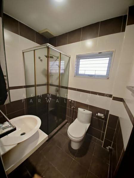 Rumah Teres 2-Tingkat untuk Dijual di Bukit Rahman Putra (Sungai Buloh) - Akhmad Fuad Parwalz Akhtar - Bathroom - PropertyGuru.com.my
