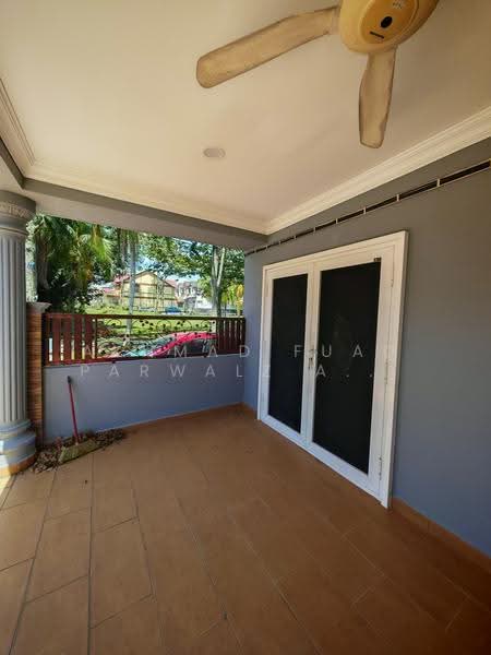 Rumah Teres 2-Tingkat untuk Dijual di Bukit Rahman Putra (Sungai Buloh) - Akhmad Fuad Parwalz Akhtar - Balcony - PropertyGuru.com.my