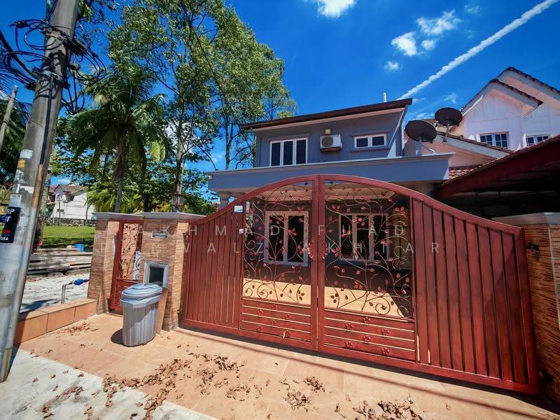Rumah Teres 2-Tingkat untuk Dijual di Bukit Rahman Putra (Sungai Buloh) - Akhmad Fuad Parwalz Akhtar - Exterior - PropertyGuru.com.my