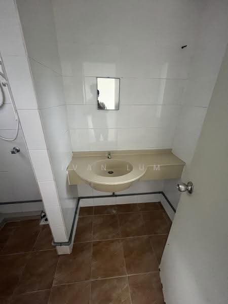 Kondominium untuk Disewa di Platinum Lake PV 15 - Ivan Lum - Bathroom - PropertyGuru.com.my