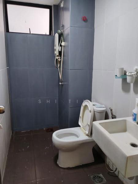 Kediaman Servis untuk Dijual di The Garden Residences - Shi Ting - Bathroom - PropertyGuru.com.my