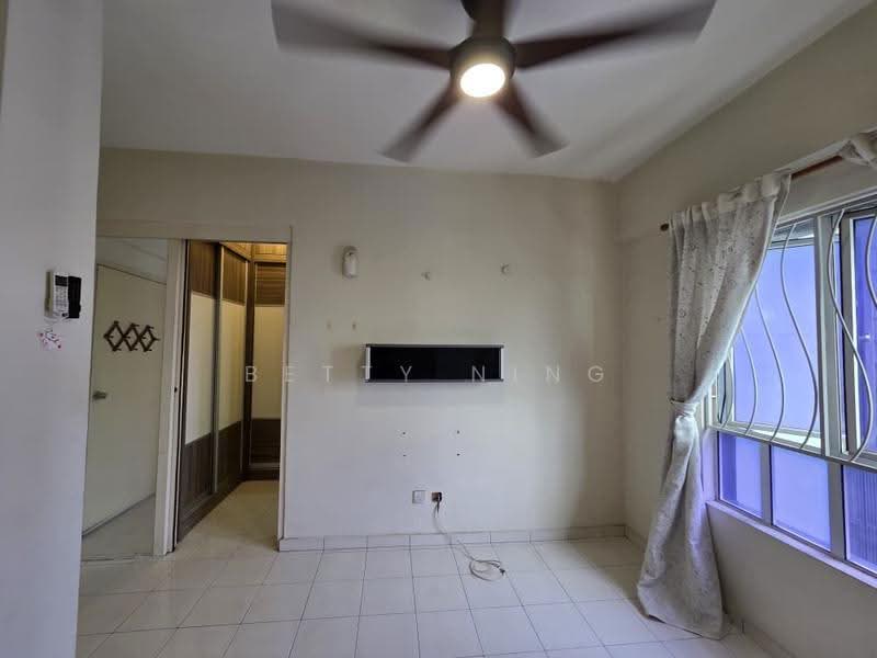 Kondominium untuk Disewa di Casa Damansara - Betty Ning - Living Room - PropertyGuru.com.my