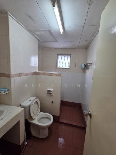 Kondominium untuk Disewa di Casa Damansara - Betty Ning - Bathroom - PropertyGuru.com.my