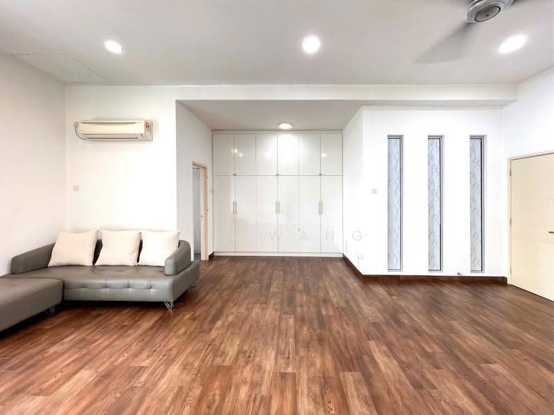 3-storey Terraced House for Sale in Bandar Seri Alam (Masai) - Jun Wang - Living Room - PropertyGuru.com.my