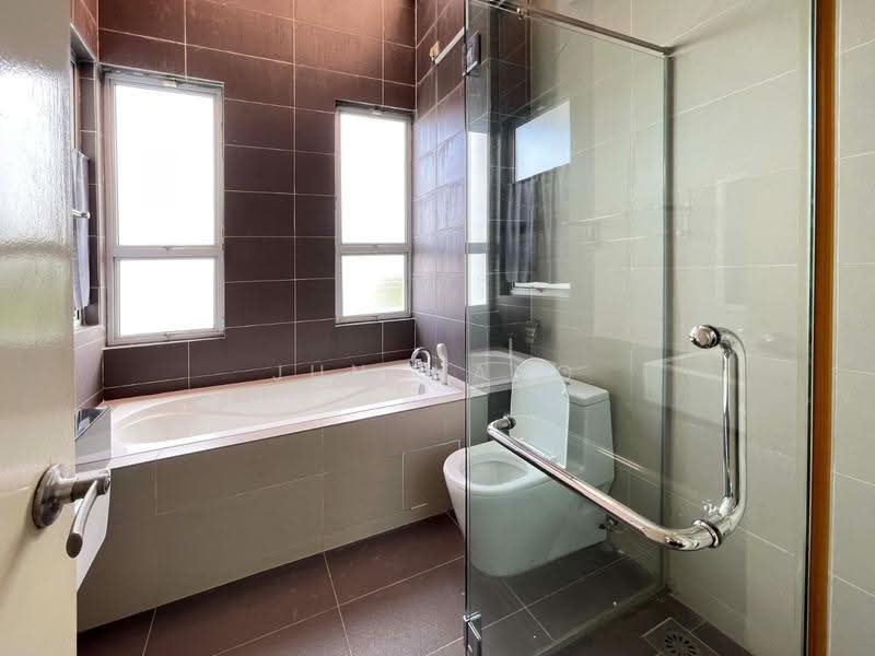 3-storey Terraced House for Sale in Bandar Seri Alam (Masai) - Jun Wang - Bathroom - PropertyGuru.com.my