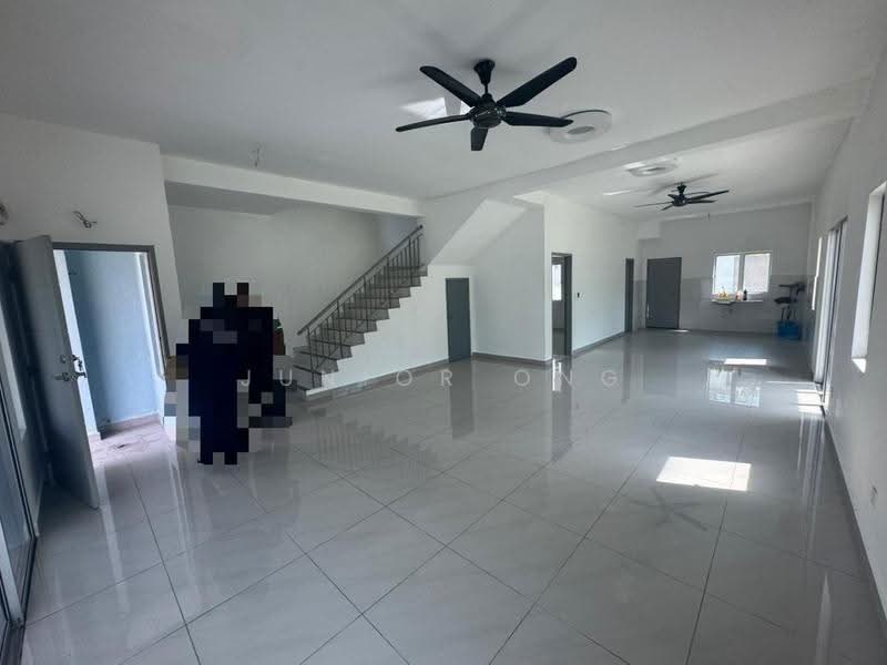 Rumah Teres 2-Tingkat untuk Dijual di Rawang (Selangor) - Junior Ong - Living Room - PropertyGuru.com.my