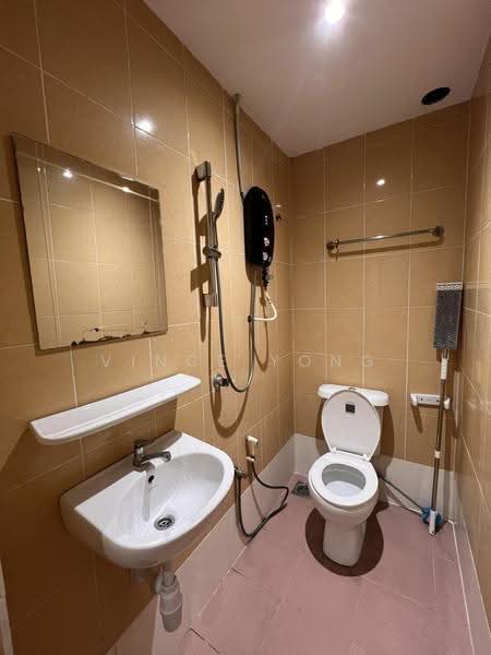 Rumah Teres 2-Tingkat untuk Disewa di Kepong Baru (Kepong) - Vince Yong - Bathroom - PropertyGuru.com.my