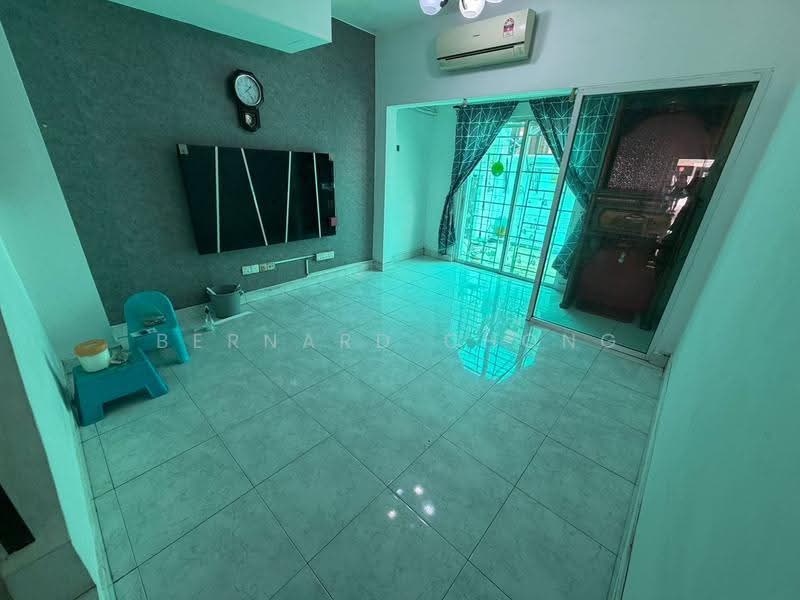 Rumah Bandar untuk Dijual di Jalan Ipoh (Kuala Lumpur) - Bernard Chong - Living Room - PropertyGuru.com.my