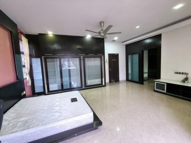 Semi-Detached House for Rent in Bandar Bukit Tinggi 2 (Klang) - Zaena Ng - Bedroom - PropertyGuru.com.my