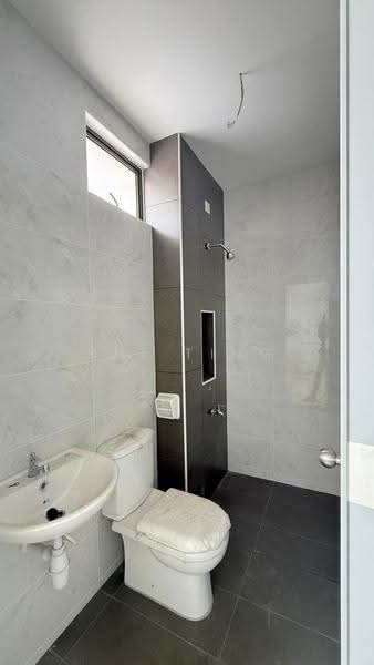 Rumah Teres 2-Tingkat untuk Dijual di Taman Mutiara Rini (Skudai) - Shi Ting - Bathroom - PropertyGuru.com.my
