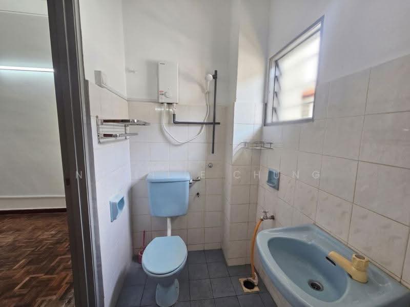 Rumah Teres 2-Tingkat untuk Dijual di Usj 13 (Subang Jaya) - Nobeille Chung - Bathroom - PropertyGuru.com.my