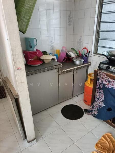 Pangsapuri untuk Dijual di Desa Rahmat (Graceland Villa) - Ms Chang - Kitchen - PropertyGuru.com.my
