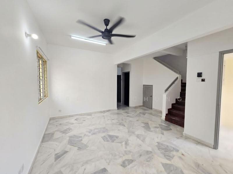 Rumah Teres 2-Tingkat untuk Disewa di Usj 13 (Subang Jaya) - Nobeille Chung - Living Room - PropertyGuru.com.my