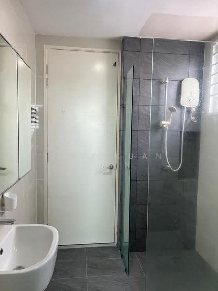 Kondominium untuk Dijual di La Thea Residences - Sook Kuan Chan - Bathroom - PropertyGuru.com.my