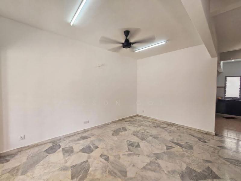 2-storey Terraced House for Rent in Usj 13 (Subang Jaya) - Jason Ooi - Living Room - PropertyGuru.com.my