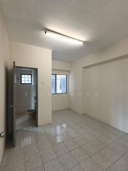 Kondominium untuk Dijual di Forest Green - Even Chong - Bathroom - PropertyGuru.com.my