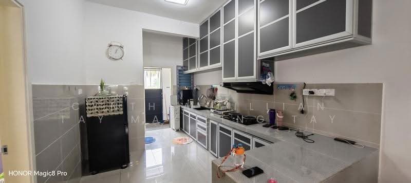 2-storey Terraced House for Sale in Senawang (Negeri Sembilan) - Cynthia Lillian Tay May Ling Tay - Kitchen - PropertyGuru.com.my