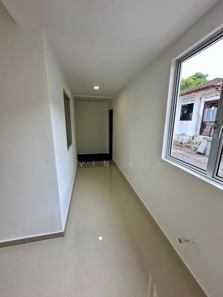1-storey Terraced House for Sale in Taman Megah Ria (Masai) - Kelvin Koay - Corridor - PropertyGuru.com.my