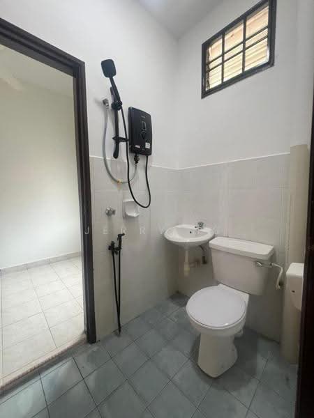 Terraced House for Rent in Taman Mutiara Rini (Skudai) - Jerry Ng - Bathroom - PropertyGuru.com.my