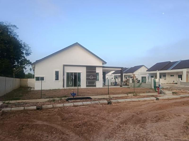 Rumah Berkembar untuk Dijual di Rumah Setingkat Semi-D di Sik Kedah (Sik) - Sanggaran Muniandy - Exterior - PropertyGuru.com.my