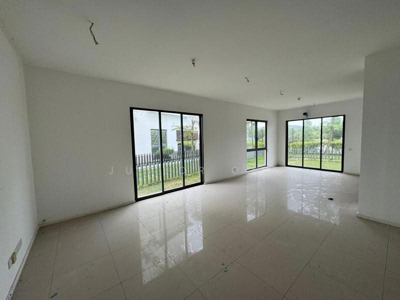 3-storey Terraced House for Sale in Tamansari (Rawang) - Junior Ong - Living Room - PropertyGuru.com.my