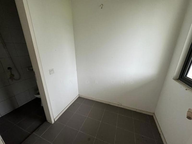 3-storey Terraced House for Sale in Tamansari (Rawang) - Junior Ong - Bathroom - PropertyGuru.com.my