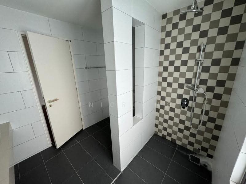 3-storey Terraced House for Sale in Tamansari (Rawang) - Junior Ong - Bathroom - PropertyGuru.com.my