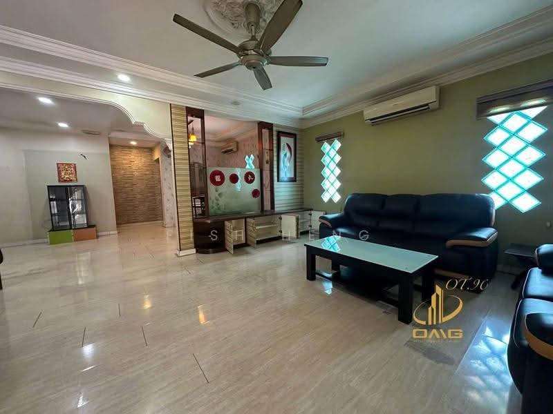 Terraced House for Sale in Bandar Botanic (Klang) - Fish Heng - Living Room - PropertyGuru.com.my