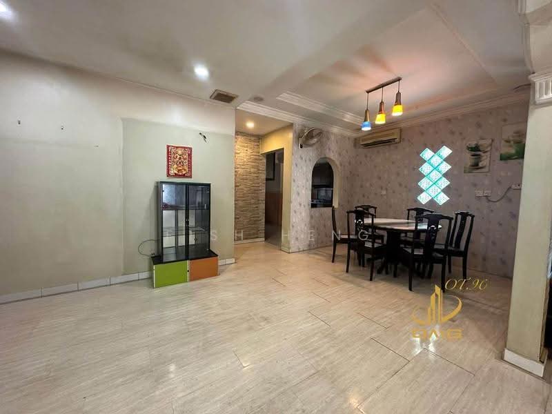 Terraced House for Sale in Bandar Botanic (Klang) - Fish Heng - Living Room - PropertyGuru.com.my