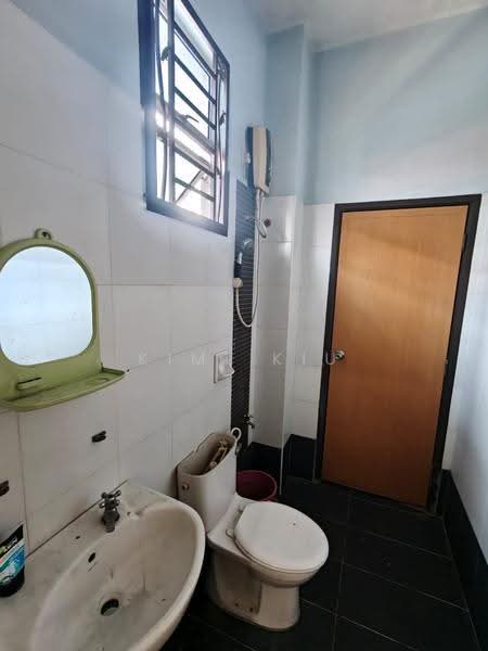 Rumah Teres 2-Tingkat untuk Dijual di Taman Lagenda Putra (Kulai) - Kimi Kiu - Bathroom - PropertyGuru.com.my