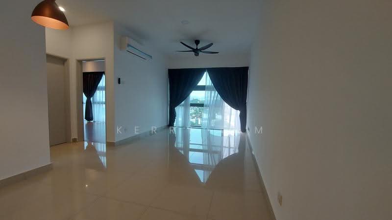 Kediaman Servis untuk Dijual di Pacific Star - Kerry Tam - Living Room - PropertyGuru.com.my