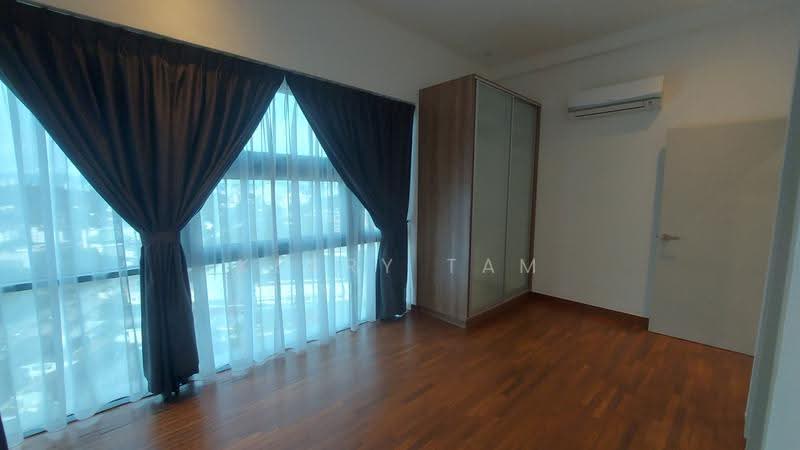 Kediaman Servis untuk Dijual di Pacific Star - Kerry Tam - Bedroom - PropertyGuru.com.my