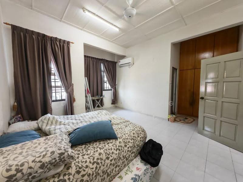 2-storey Terraced House for Sale in Taman Desa Cemerlang (Ulu Tiram) - Daniel Yong - Bedroom - PropertyGuru.com.my