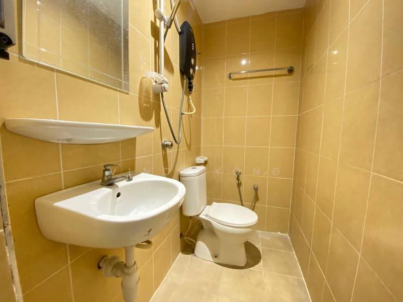Rumah Teres 2-Tingkat untuk Disewa di Kepong (Kuala Lumpur) - Vince Yong - Bathroom - PropertyGuru.com.my