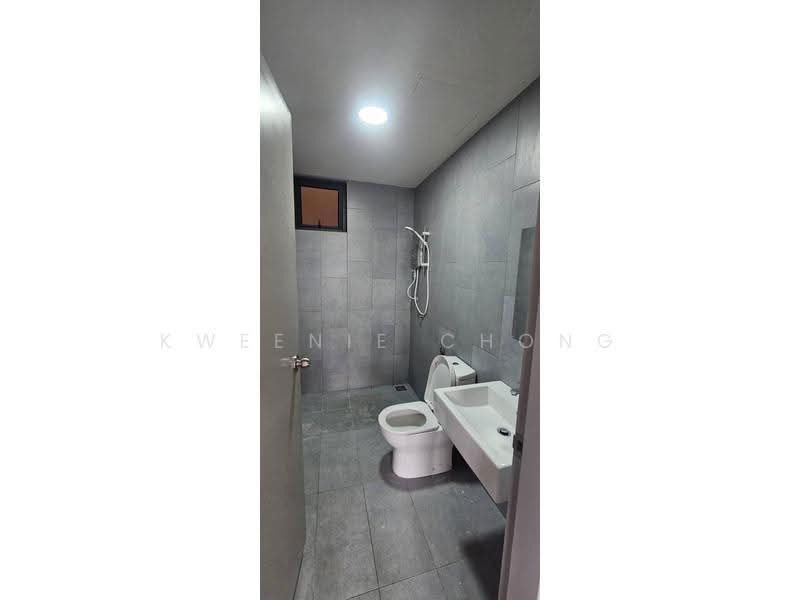 Kediaman Servis untuk Dijual di M Vertica - Kweenie Chong - Bathroom - PropertyGuru.com.my