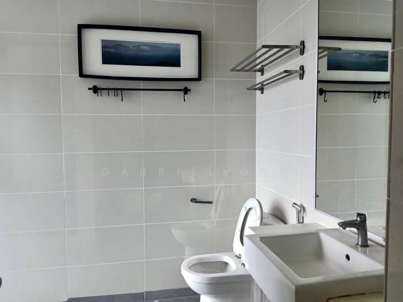 Kediaman Servis untuk Dijual di Southkey Mosaic - Gabriel Ong - Bathroom - PropertyGuru.com.my