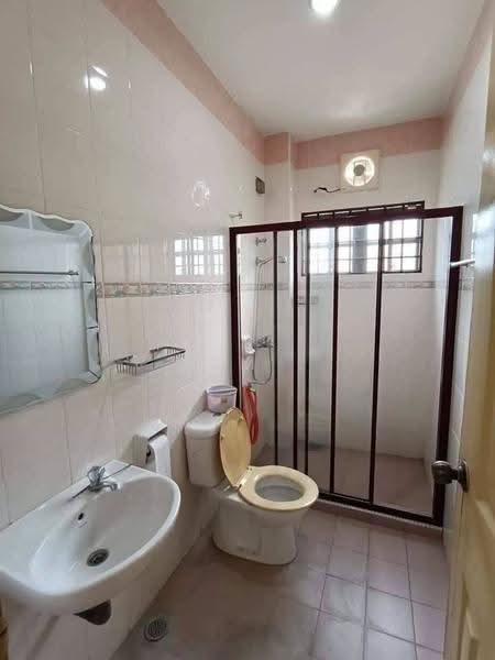 Rumah Berkembar untuk Dijual di Bandar Baru Sri Klebang (Chemor) - Sam . - Bathroom - PropertyGuru.com.my