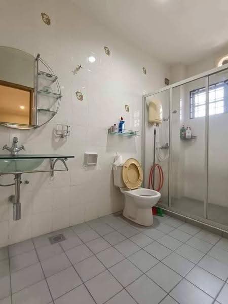 Rumah Berkembar untuk Dijual di Bandar Baru Sri Klebang (Chemor) - Sam . - Bathroom - PropertyGuru.com.my