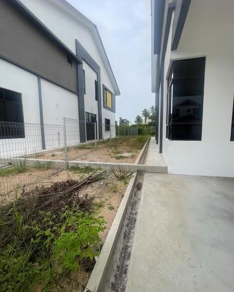 Semi-Detached House for Sale in Taman Bukit Setongkol Maju (Kuantan) - Kenny Loo - Exterior - PropertyGuru.com.my