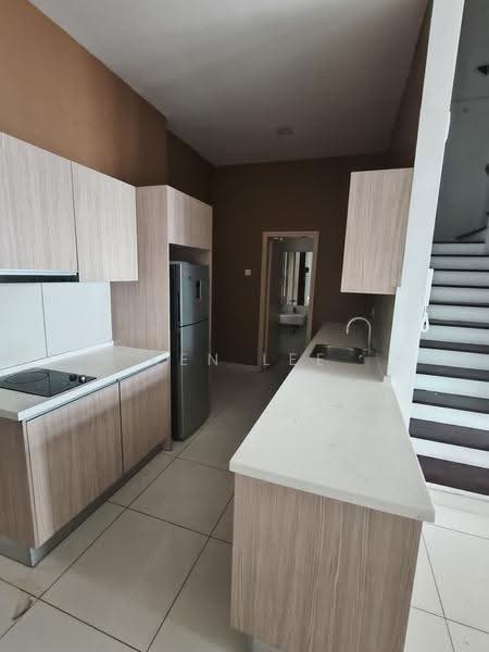 Kondominium untuk Dijual di Sri Putramas III / Royal Regent - Ken Lee - Kitchen - PropertyGuru.com.my