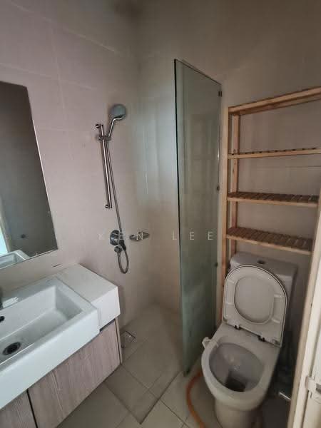 Kondominium untuk Dijual di Sri Putramas III / Royal Regent - Ken Lee - Bathroom - PropertyGuru.com.my