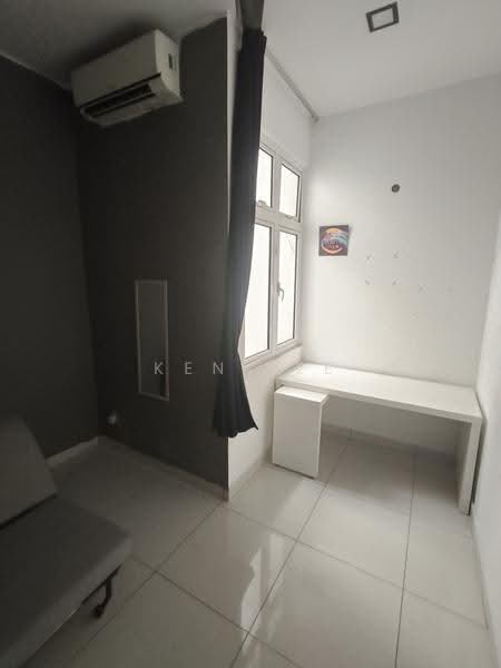 Kondominium untuk Dijual di Sri Putramas III / Royal Regent - Ken Lee - Room - PropertyGuru.com.my