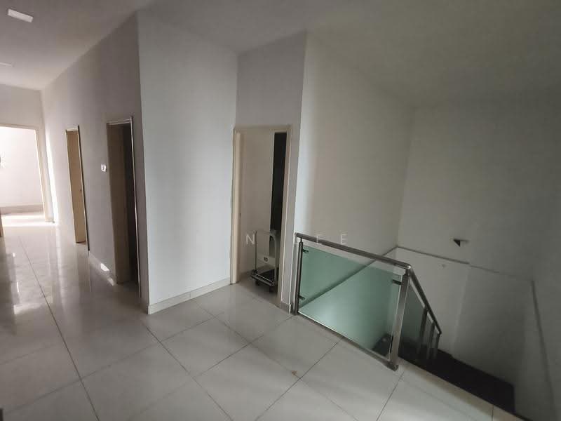 Kondominium untuk Dijual di Sri Putramas III / Royal Regent - Ken Lee - Corridor - PropertyGuru.com.my