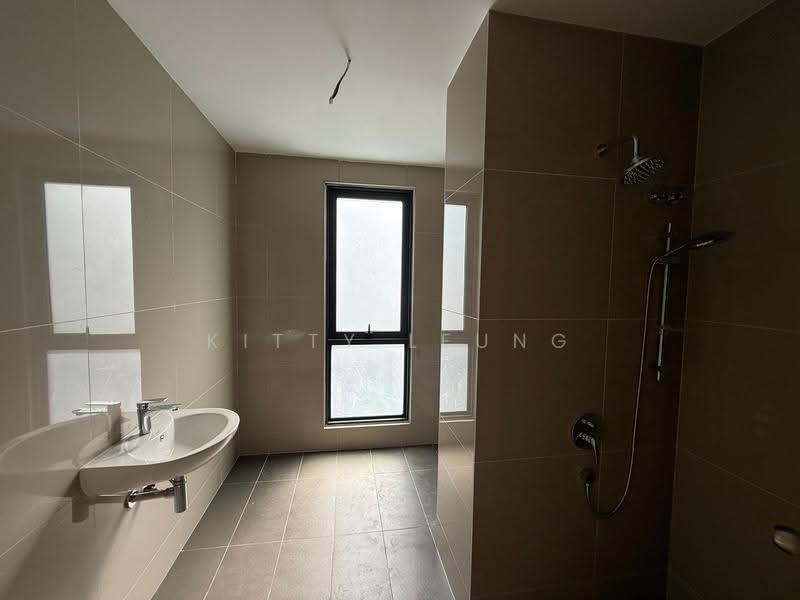 4-storey Terraced House for Sale in Damansara Perdana (Selangor) - Kitty Leung - Bathroom - PropertyGuru.com.my